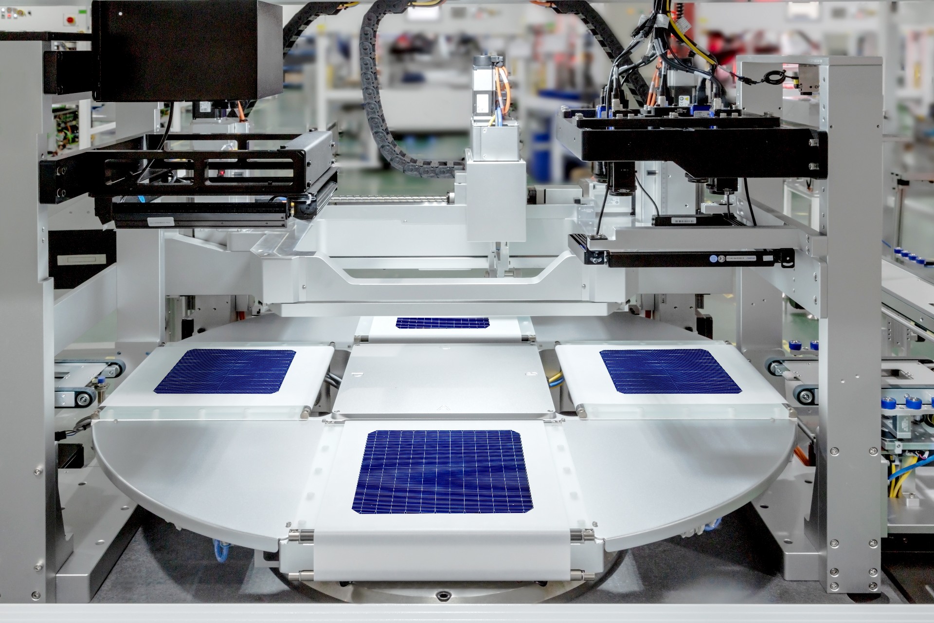 银浆降本新突破，bc贷股份推出全新全开口太阳能电池钢板印刷技术