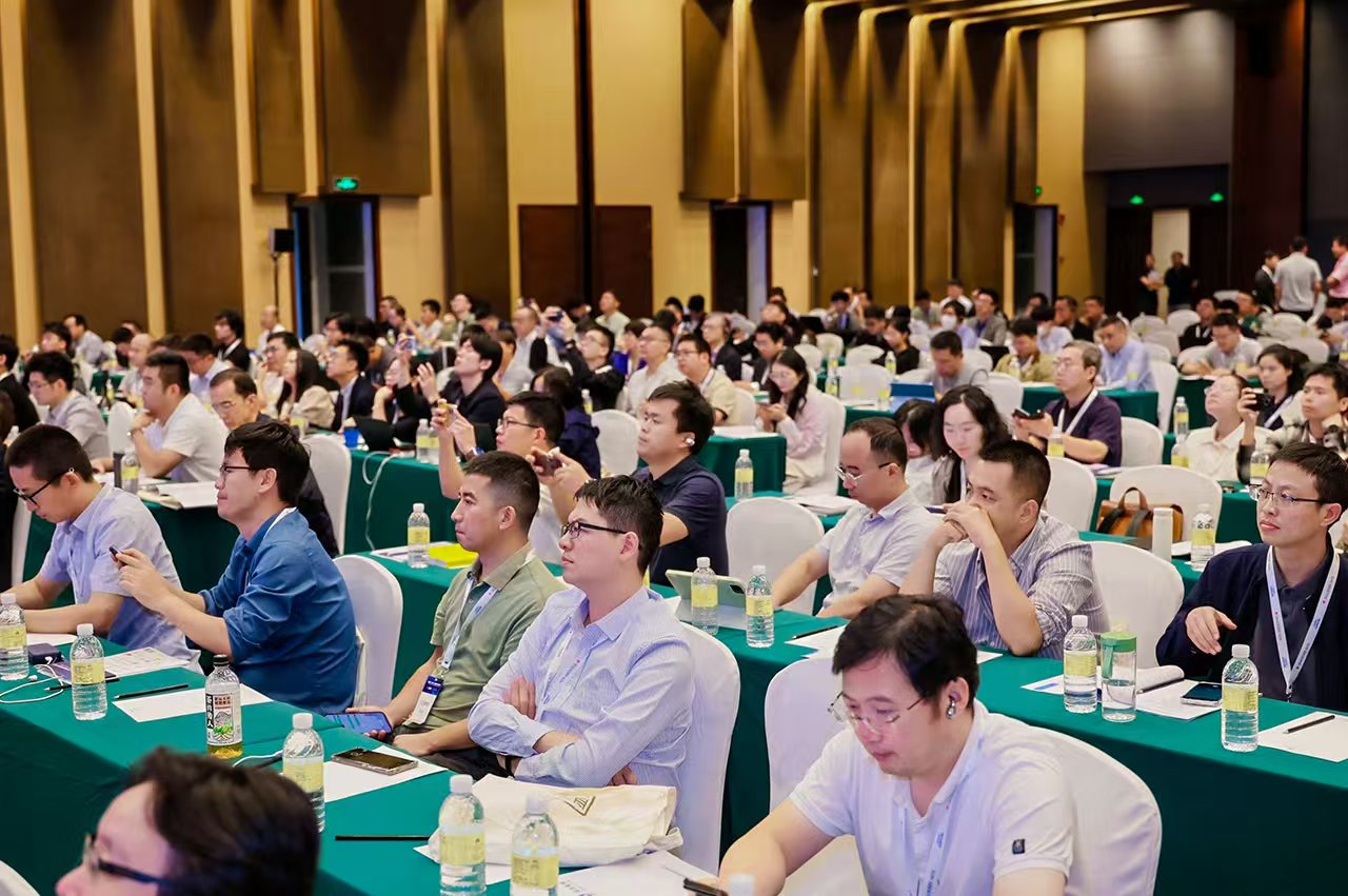 bc贷股份推出多项创新技术，助力钙钛矿/异质结叠层产业发展